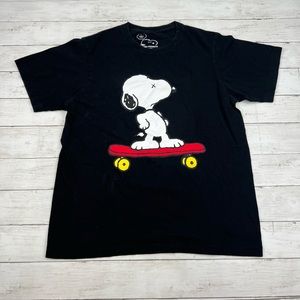 KAWS x Peanuts x UNIQLO Men’s Size L Black Snoopy Skateboard Shirt